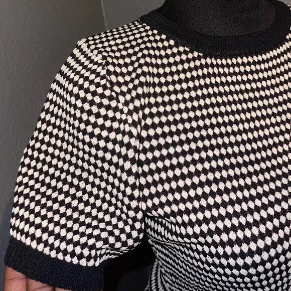 CONTRAST HOUNDSTOOTH TOP - Picture 3 of 5
